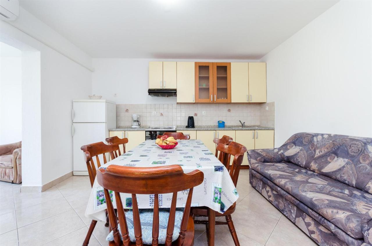 Apartments Ester Lopar Exterior foto